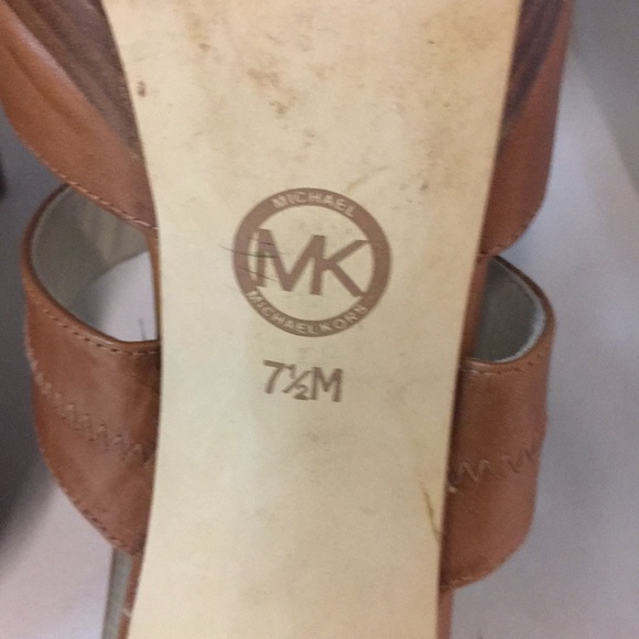 Heels - Picture 4 of 4